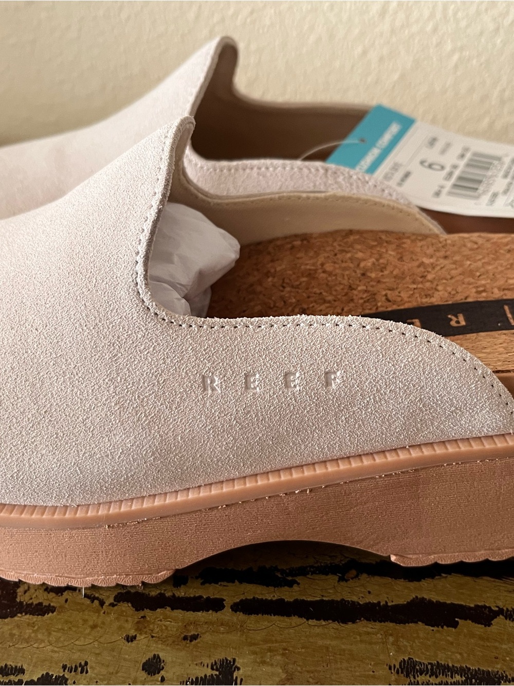Reef Women’s Slip-On Mules in Blush and Peach - Picture 2 of 6